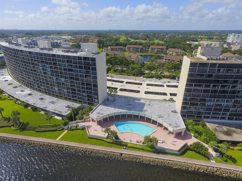 Enjoy spectacular waterfront living in the sought-after Quay - photo 29