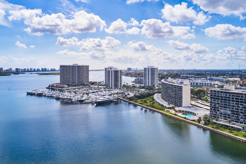 Enjoy spectacular waterfront living in the sought-after Quay - photo 30