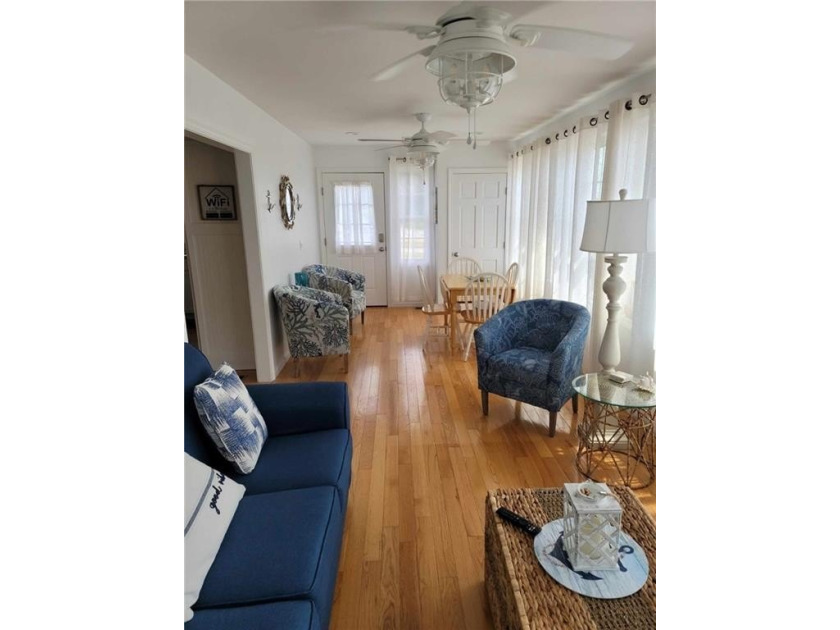 Snug harbor * The Pipers Nest* This beautiful Colonial offers 3 - photo 5