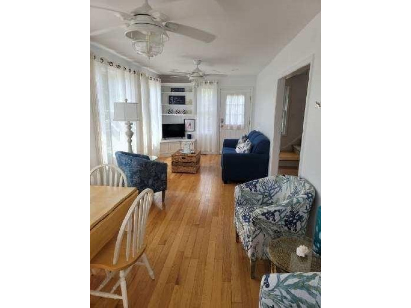 Snug harbor * The Pipers Nest* This beautiful Colonial offers 3 - photo 7