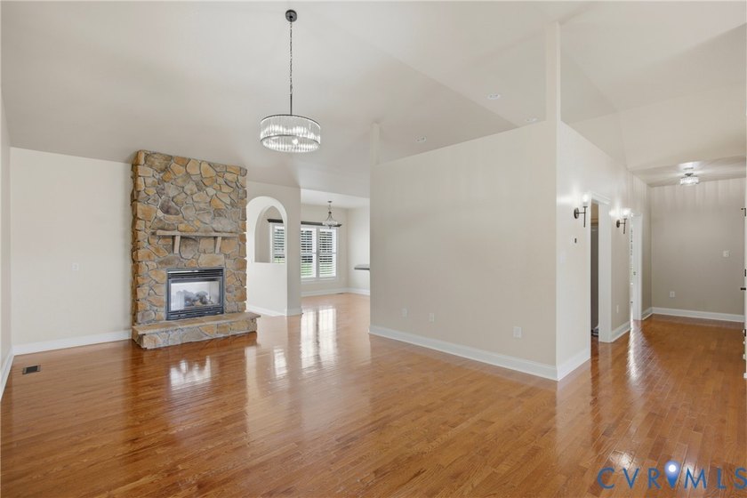 Welcome to 7900 Glendale Estates Dr, a beautifully renovated - photo 7