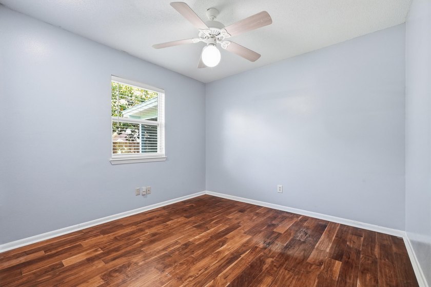 Well-maintained ranch-style home located in the heart of Destin - photo 21