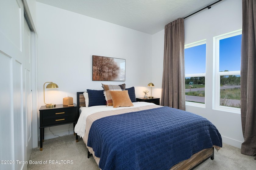 Impeccably furnished, beautifully maintained, and offered fully - photo 22