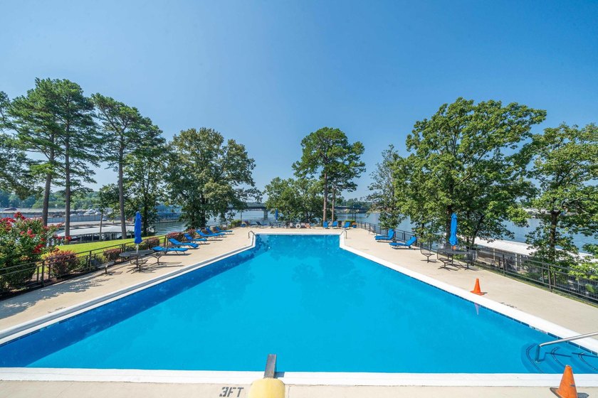 THE BEST DEAL IN BEACON MANOR! Welcome to your perfect lake - photo 3