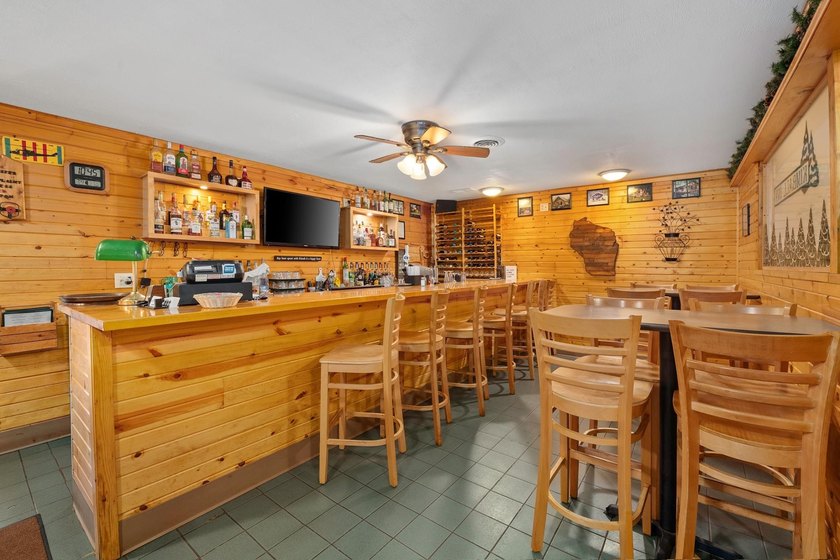 The Kimball Inn in Hurley, WI has been a renowned &amp; prosperous - photo 4