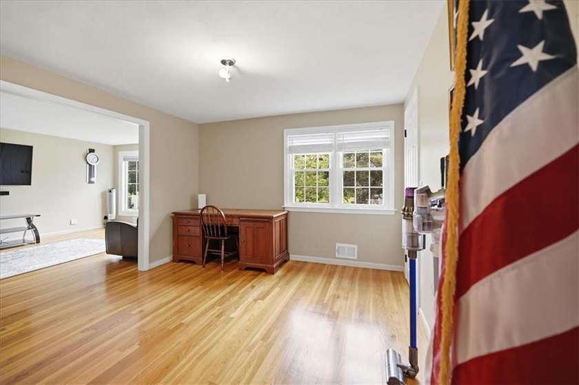 Welcome to Pilgrim Estates! Nestled on a beautifully manicured - photo 7