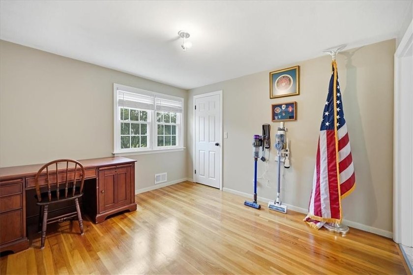 Welcome to Pilgrim Estates! Nestled on a beautifully manicured - photo 8
