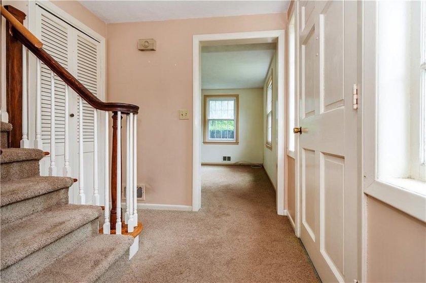 Opportunity awaits in this classic 3-bedroom, 1.1-bath Colonial - photo 5