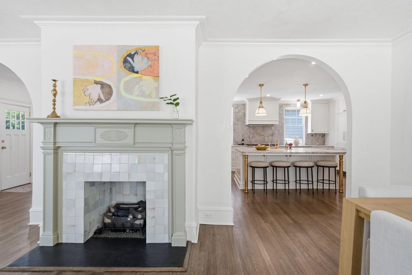 Welcome to 35 Gibbes Street, a historic Charleston residence - photo 4