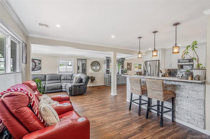 Welcome to this diamond condition 3 Bd/Rm, 2 Bath, Ranch style - photo 5