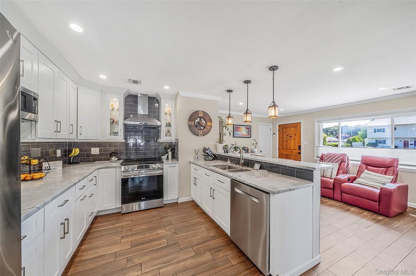 Welcome to this diamond condition 3 Bd/Rm, 2 Bath, Ranch style - photo 10