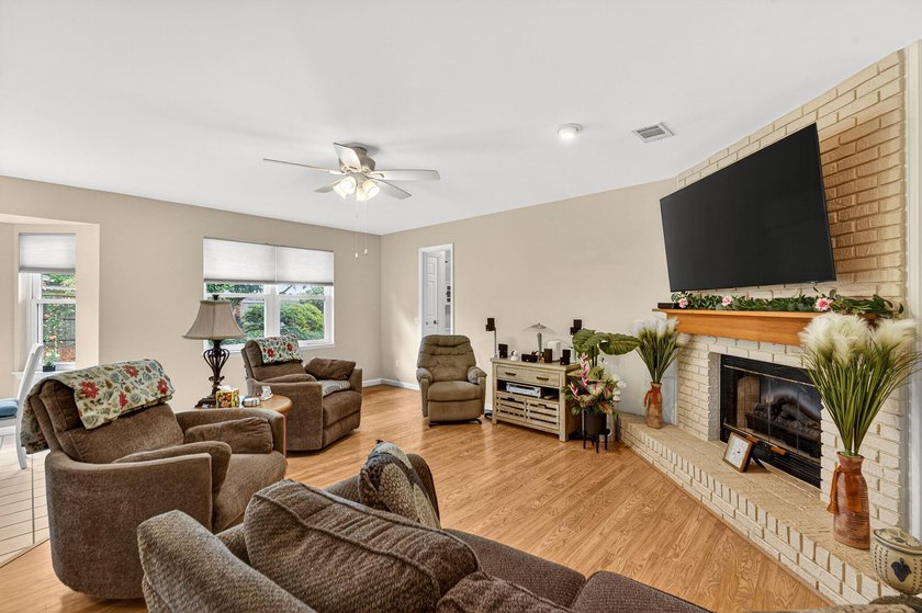 Welcome to this beautifully maintained all-brick home tucked - photo 17