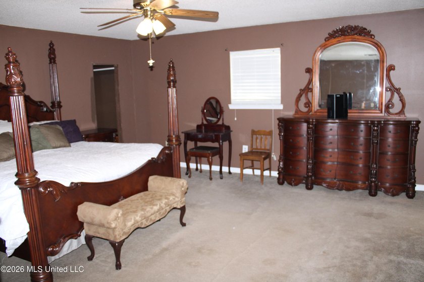 This home features an open floor plan, lots of shade from the - photo 29
