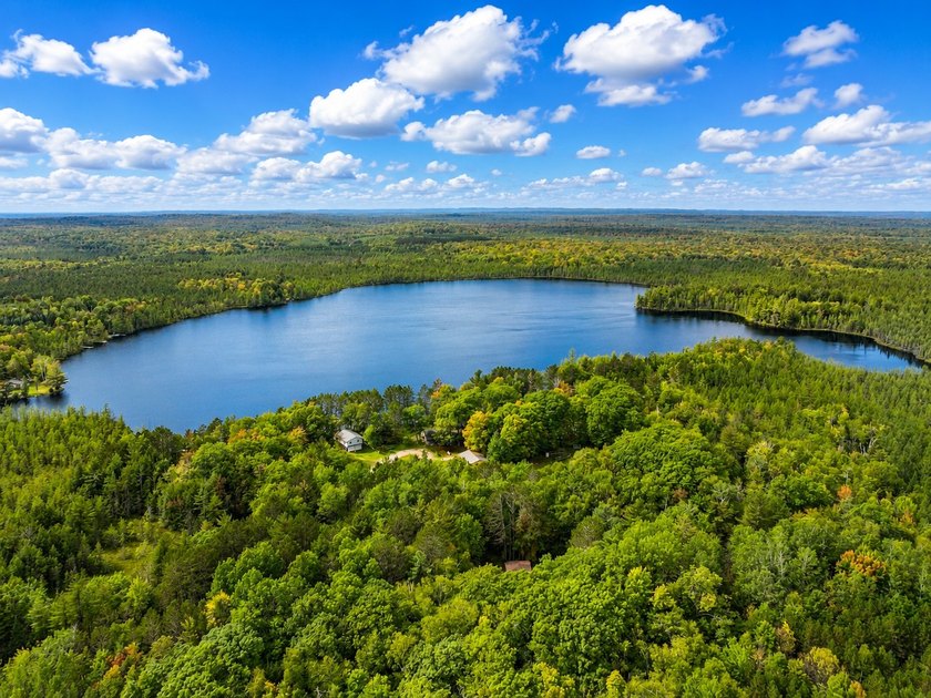Newer construction, stunning lake views, and the peaceful - photo 2