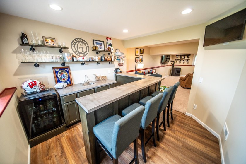 Welcome home to this beautifully maintained 3-bedroom, 2-bath - photo 19