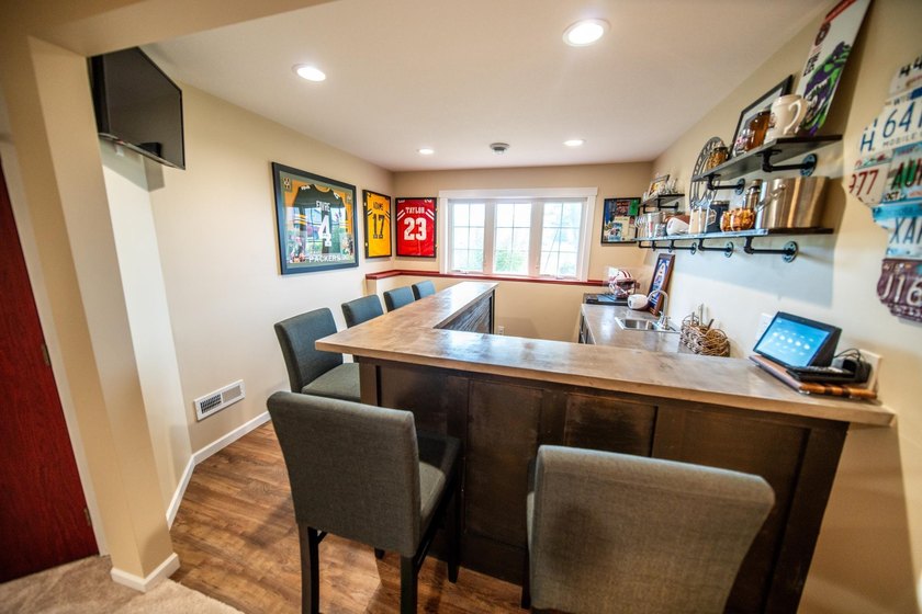 Welcome home to this beautifully maintained 3-bedroom, 2-bath - photo 20