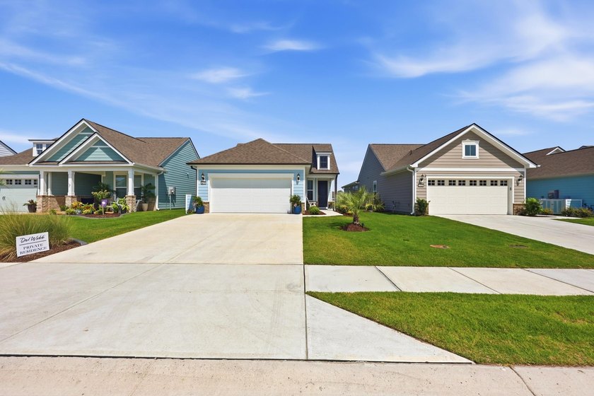 Stunning Pond-View Home in Del Webb Welcome to this beautiful - photo 5