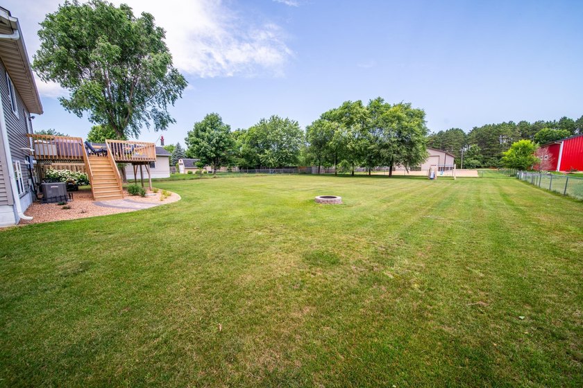 Welcome home to this beautifully maintained 3-bedroom, 2-bath - photo 26