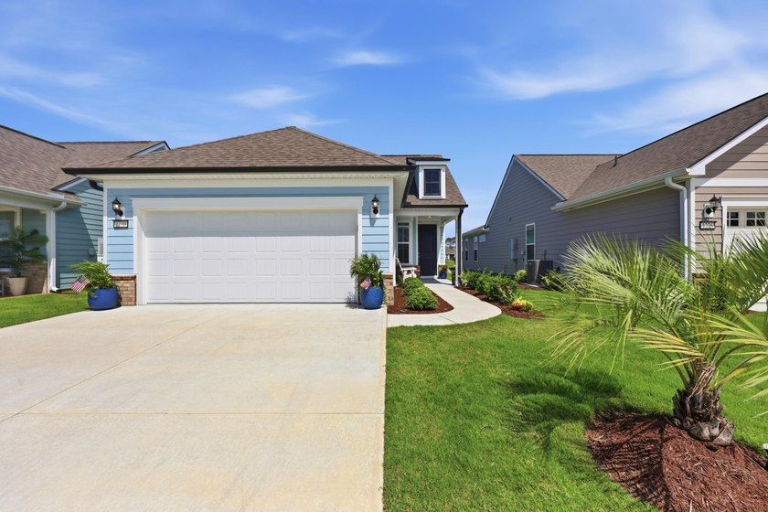 Stunning Pond-View Home in Del Webb Welcome to this beautiful - photo 8