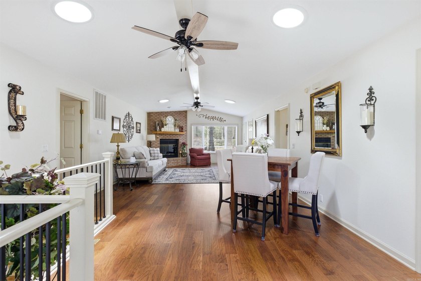 Tucked just moments from Lake Balboa, this beautifully updated - photo 6