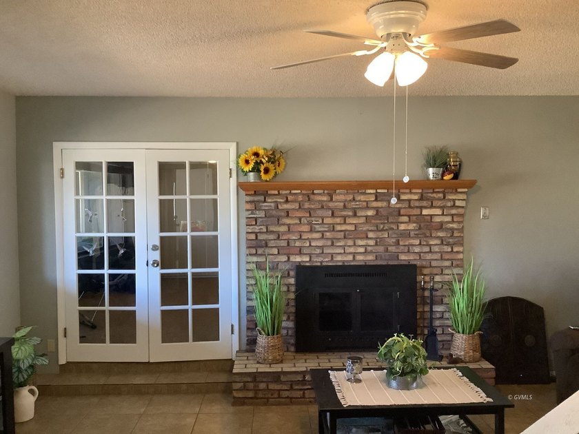 A beautiful 2-story 2486 sq ft home in a nice location close to - photo 13