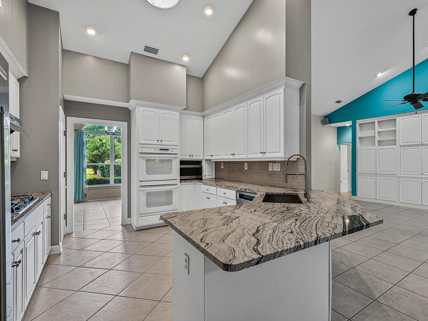 NEW ROOF with acceptable offer! Custom All-Brick Pool Home in - photo 14