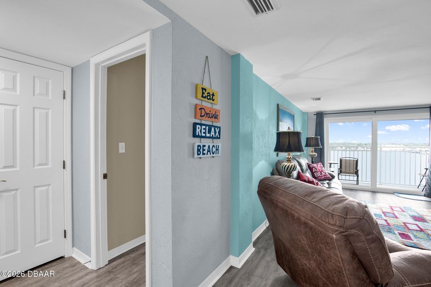 Beautiful completely furnished condo on the 7th floor. The - photo 17