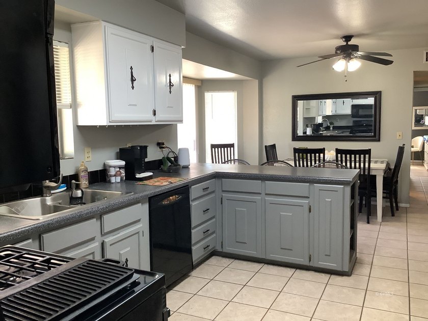 A beautiful 2-story 2486 sq ft home in a nice location close to - photo 17