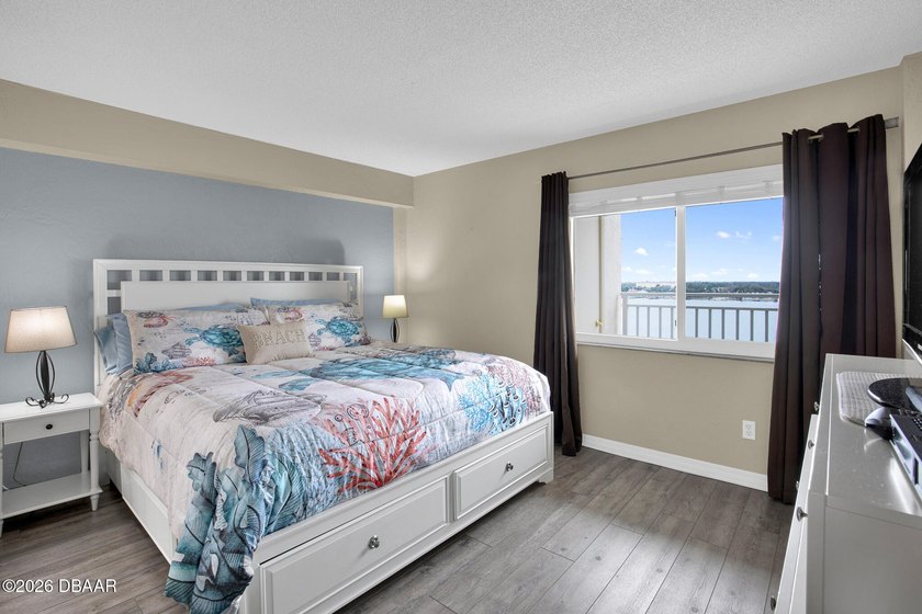 Beautiful completely furnished condo on the 7th floor. The - photo 18