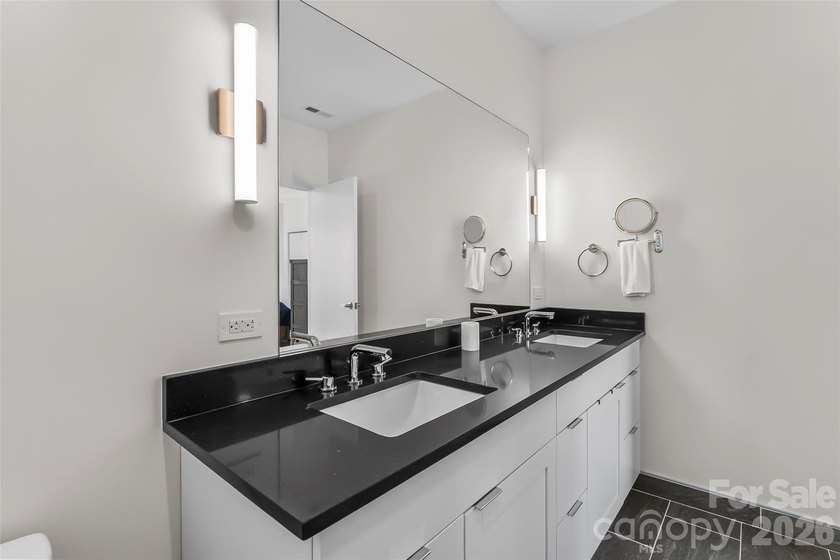 Extraordinary opportunity to own this move-in ready condo - photo 19