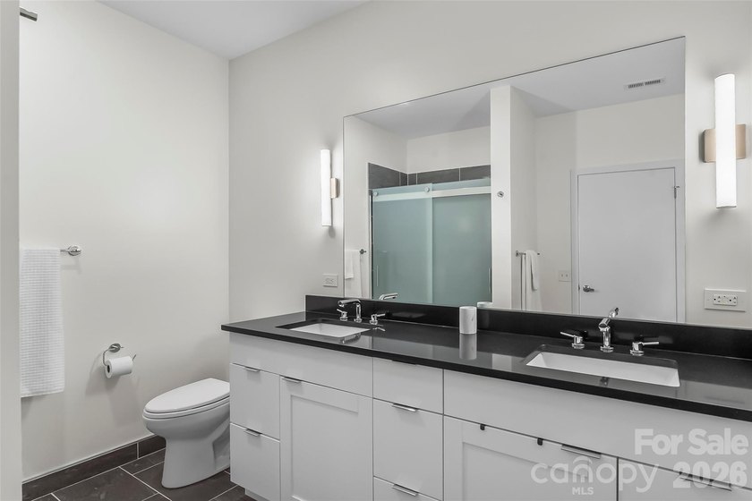 Extraordinary opportunity to own this move-in ready condo - photo 20