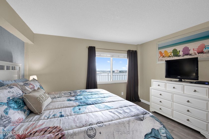 Beautiful completely furnished condo on the 7th floor. The - photo 21