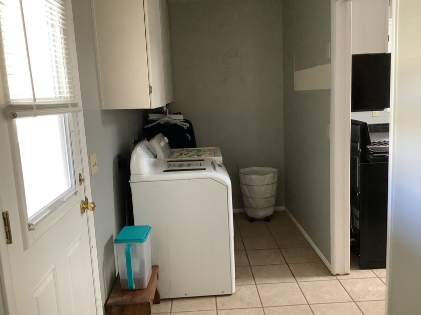 A beautiful 2-story 2486 sq ft home in a nice location close to - photo 22