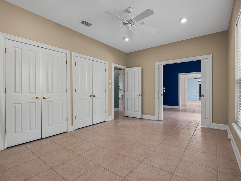 NEW ROOF with acceptable offer! Custom All-Brick Pool Home in - photo 23