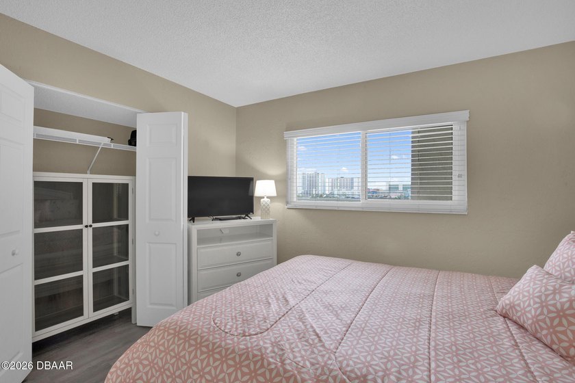 Beautiful completely furnished condo on the 7th floor. The - photo 27