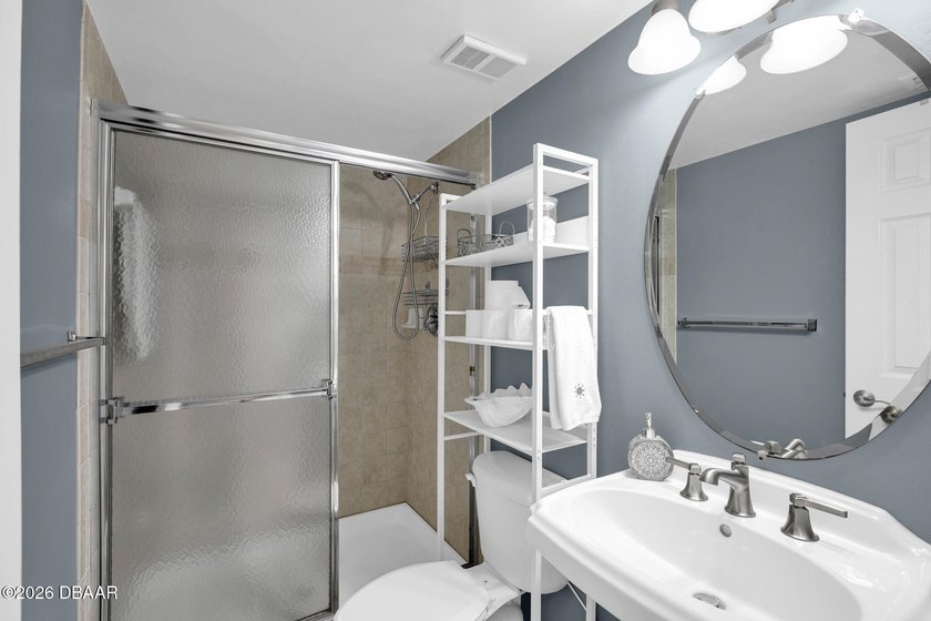 Beautiful completely furnished condo on the 7th floor. The - photo 28