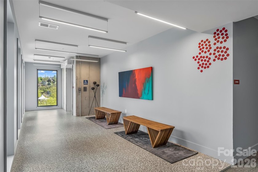 Extraordinary opportunity to own this move-in ready condo - photo 31