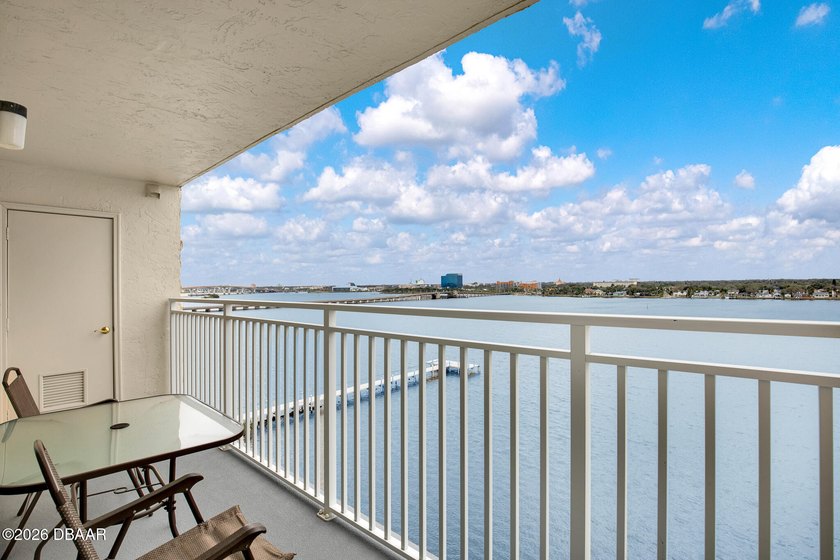 Beautiful completely furnished condo on the 7th floor. The - photo 31