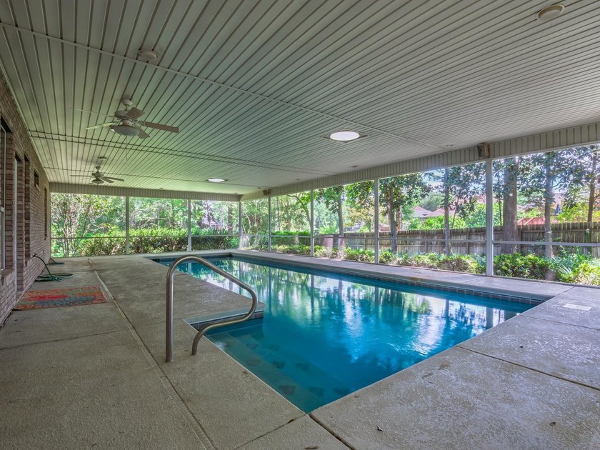 NEW ROOF with acceptable offer! Custom All-Brick Pool Home in - photo 37