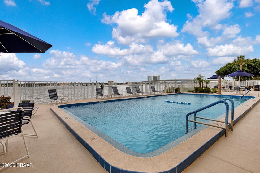 Beautiful completely furnished condo on the 7th floor. The - photo 43