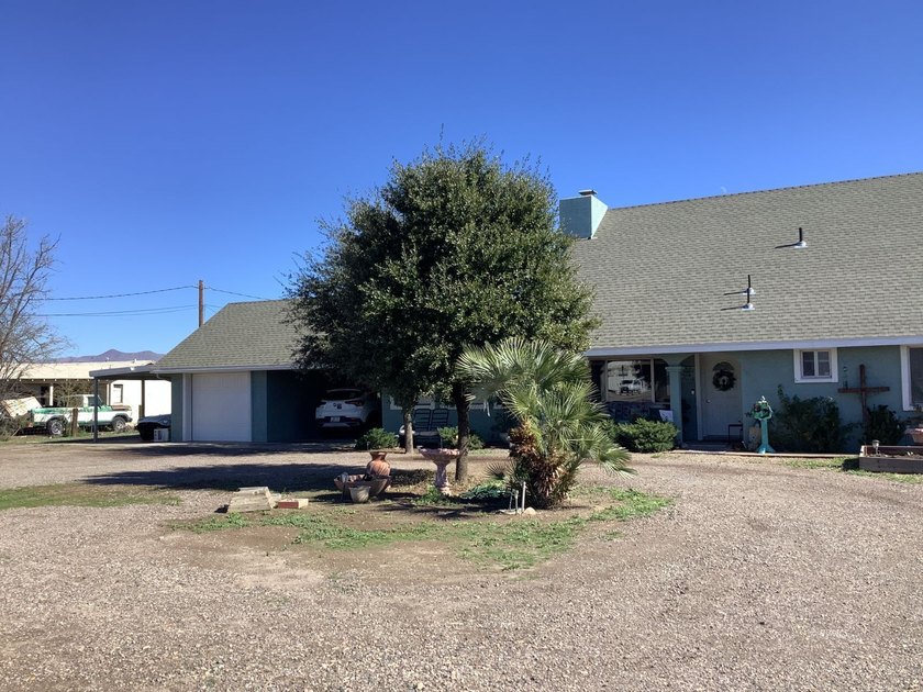 A beautiful 2-story 2486 sq ft home in a nice location close to - photo 48