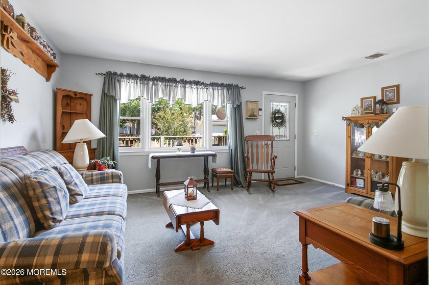**RARE opportunity! This home is currently used as a 5-BEDROOM - photo 4