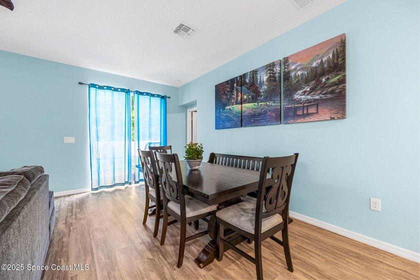 Welcome to this beautifully designed 4-bedroom, 2-bathroom home - photo 14
