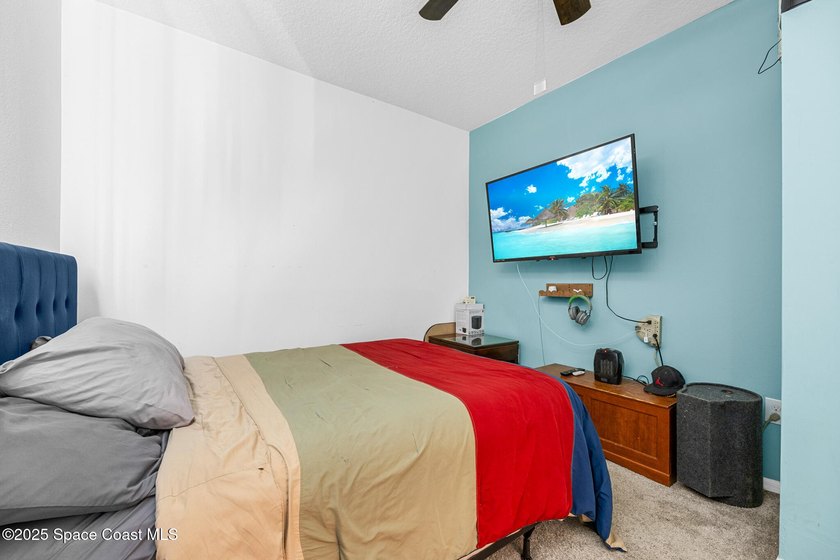 Welcome to this beautifully designed 4-bedroom, 2-bathroom home - photo 27