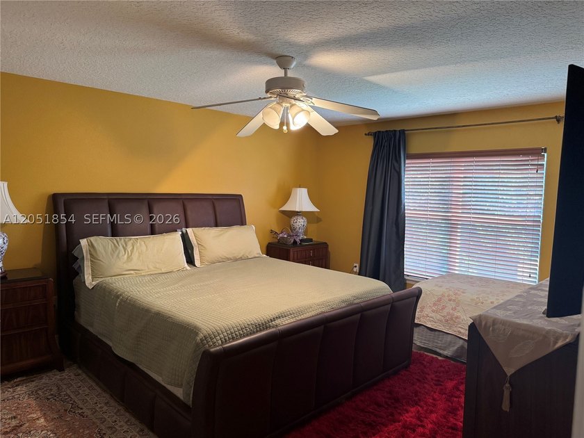 Spacious 4BR/3BA home in the desirable Floresta Pointe community - photo 32
