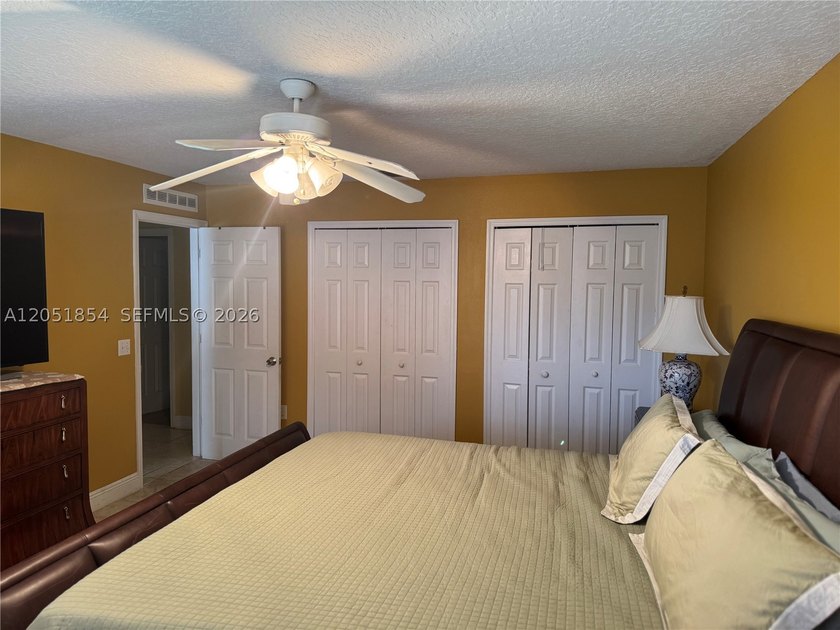 Spacious 4BR/3BA home in the desirable Floresta Pointe community - photo 34