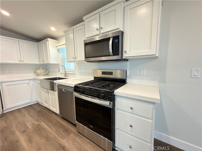Pictures Coming Soon! Beautiful 3-Bedroom, 2-Bath Manufactured - photo 36