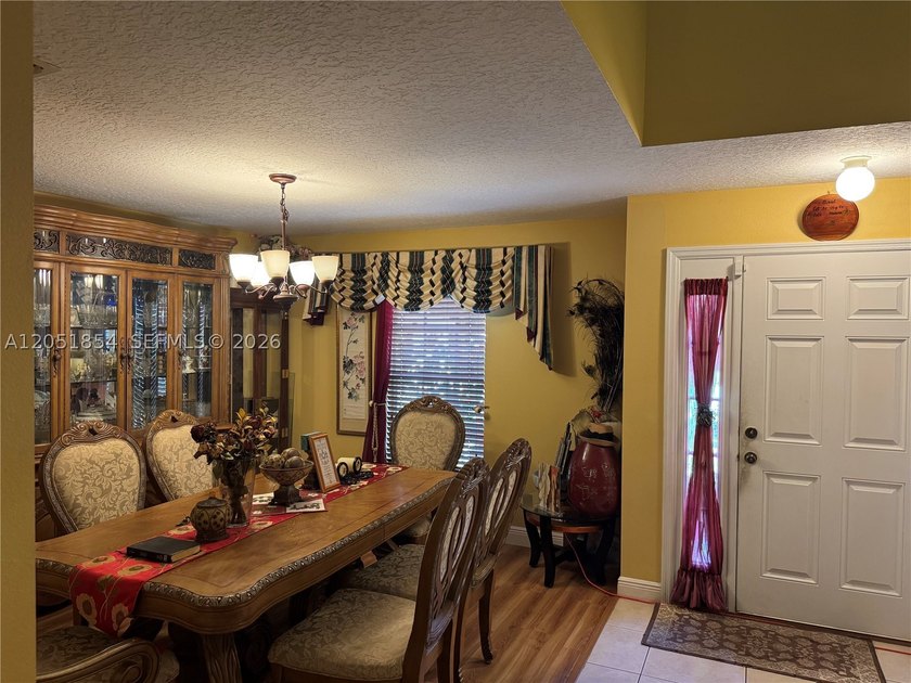 Spacious 4BR/3BA home in the desirable Floresta Pointe community - photo 39