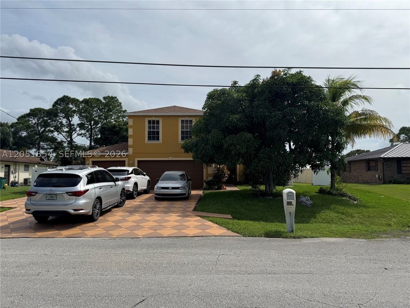 Spacious 4BR/3BA home in the desirable Floresta Pointe community - photo 48