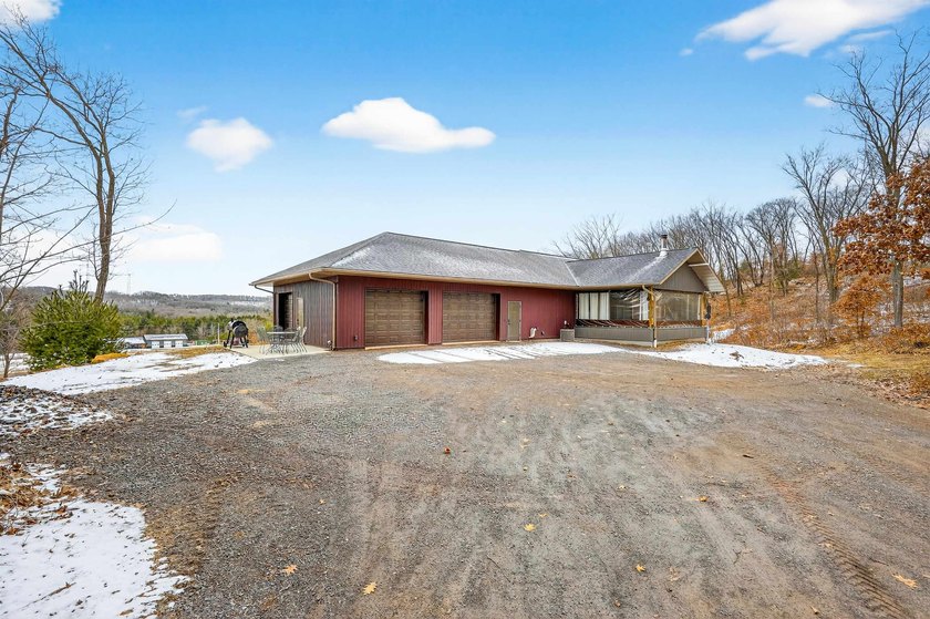 Unrivaled Security Meets Rustic Elegance on 17 acres with - photo 4